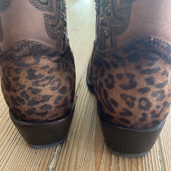 Corral Sand Leopard Print Embroidery & Studs Boot 5.5M - Picture 8 of 13